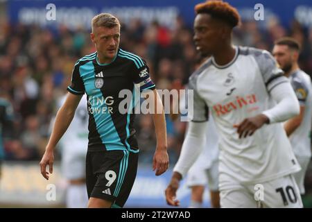 Swansea, Royaume-Uni. 21 octobre 2023. Jamie Vardy de Leicester City lors du Sky Bet Championship Match Swansea City vs Leicester City au Swansea.com Stadium, Swansea, Royaume-Uni, le 21 octobre 2023 (photo de Craig Anthony/News Images) à Swansea, Royaume-Uni le 10/21/2023. (Photo Craig Anthony/News Images/Sipa USA) crédit : SIPA USA/Alamy Live News Banque D'Images