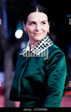 Rome, Italie. 21 octobre 2023. Juliette Binoche assiste à un tapis rouge pour le film ''la passion de Dodin Bouffant'' (le Pot au feu) lors du 18e Festival du film de Rome à l'Auditorium Parco Della Musica le 21 octobre 2023 à Rome, Italie (photo de Massimo Valicchia/NurPhoto) crédit : NurPhoto SRL/Alamy Live News Banque D'Images