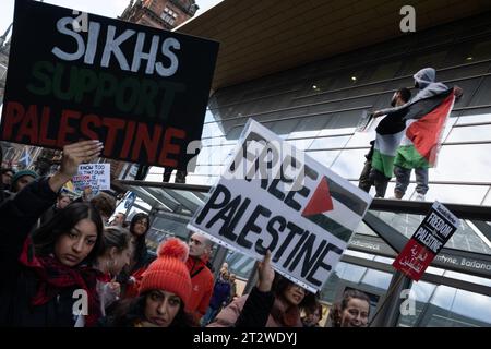 Glasgow, Royaume-Uni, 21 octobre 2023. Rassemblement en soutien à la Palestine face à l'agression israélienne, à Glasgow, en Écosse, le 21 octobre 2023. Crédit photo : Jeremy Sutton-Hibbert/Alamy Live News. Banque D'Images