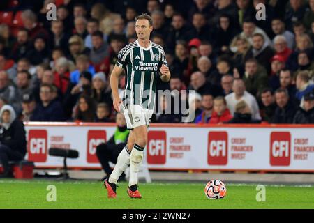 Sheffield, Royaume-Uni. 21 octobre 2023. Jonny Evans #35 de Manchester United lors du match de Premier League Sheffield United vs Manchester United à Bramall Lane, Sheffield, Royaume-Uni, le 21 octobre 2023 (photo de Conor Molloy/News Images) à Sheffield, Royaume-Uni le 10/21/2023. (Photo de Conor Molloy/News Images/Sipa USA) crédit : SIPA USA/Alamy Live News Banque D'Images