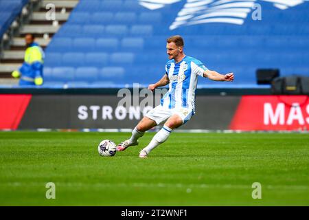 John Smith's Stadium, Huddersfield, Angleterre - 21 octobre 2023 Tom Lees (32) de Huddersfield Town - pendant le match Huddersfield Town v Queens Park Rangers, Sky Bet Championship, 2023/24, John Smith's Stadium, Huddersfield, Angleterre - 21 octobre 2023 crédit : Arthur Haigh/WhiteRosePhotos/Alamy Live News Banque D'Images