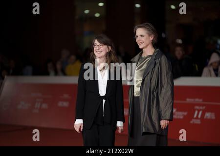 ROME, ITALIE - OCTOBRE 21 : Kevin Macdonald assiste à un tapis rouge pour le film 'High & Low' lors du 18e Festival du film de Rome à l'Auditorium Parco Della Banque D'Images