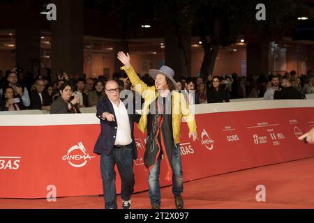 ROME, ITALIE - OCTOBRE 21 : Zucchero Adelmo Fornaciari assiste à un tapis rouge pour le film "ongles des doigts" et "Zucchero - Sugar Fornaciari" pendant le 18T. Banque D'Images