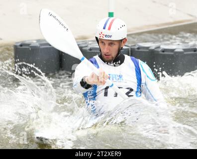 Malo Quemeneur 6e Championnat de France C1 hommes lors des championnats de France Slalom et kayak Cross, épreuve de canoë le 21 octobre 2023 au Stade d'eaux vives de Cesson-Sevigne. Photo Laurent Lairys/ABACAPRESS.COM crédit : Abaca Press/Alamy Live News Banque D'Images