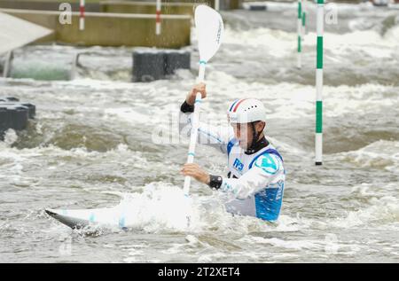 Malo Quemeneur 6e Championnat de France C1 hommes lors des championnats de France Slalom et kayak Cross, épreuve de canoë le 21 octobre 2023 au Stade d'eaux vives de Cesson-Sevigne. Photo Laurent Lairys/ABACAPRESS.COM crédit : Abaca Press/Alamy Live News Banque D'Images