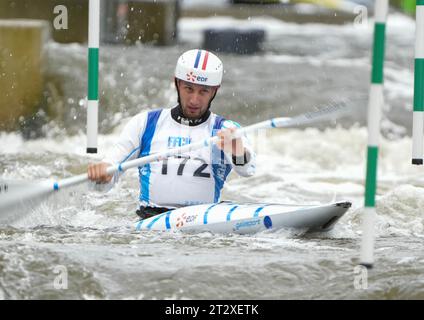 Malo Quemeneur 6e Championnat de France C1 hommes lors des championnats de France Slalom et kayak Cross, épreuve de canoë le 21 octobre 2023 au Stade d'eaux vives de Cesson-Sevigne. Photo Laurent Lairys/ABACAPRESS.COM crédit : Abaca Press/Alamy Live News Banque D'Images