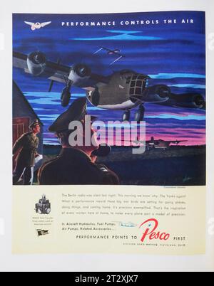 CONSOLIDATED B24 LIBERATOR Bomber utilise la pompe de transfert de carburant CSP 1943 Publicité du magazine américain pour la division CSP Borg-Warner, Cleveland, Ohio Banque D'Images