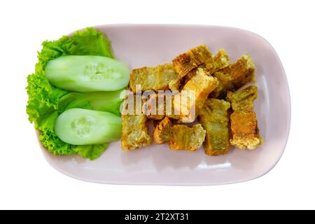 Die cut de ventre de porc croustillant frit sur blanc isolé. découpe, fond blanc Banque D'Images