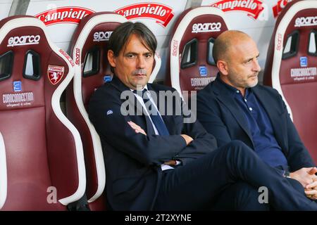 Simone Inzaghi, entraîneur-chef du FC Inter lors du match de Serie A entre le Torino FC et le FC Inter le 21 octobre 2023 au Olympic Grande Torino Stadium in Banque D'Images