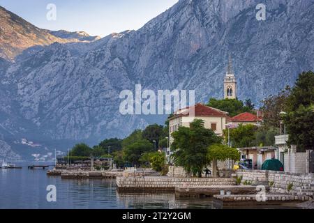 Dobrota est une ville de la municipalité de Kotor, au Monténégro. Banque D'Images