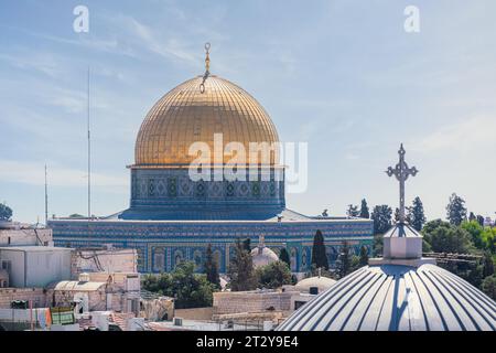 Dôme du Rocher, magnifique bâtiment islamique dans le complexe Al-Aqsa ou Mont du Temple, Jérusalem Banque D'Images