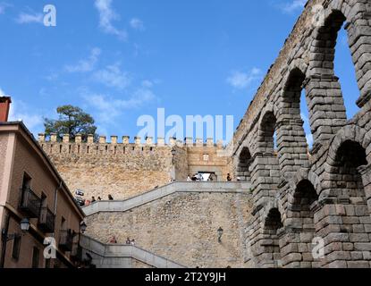 L'aqueduc de Ségovie dans la ville espagnole historique de Ségovie, Espagne Banque D'Images