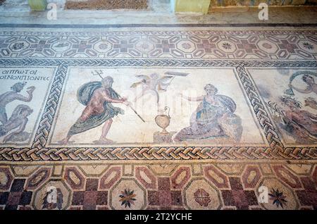 Paphos, Chypre - 27 septembre 2023 : Parc archéologique de Kato Paphos site du patrimoine mondial de l'UNESCO, mosaïque ancienne relative à la mythologie grecque, Paph Banque D'Images