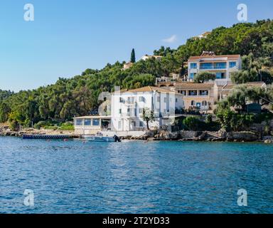 La Maison Blanche à Kalami Bay sur la côte nord-est de Corfou Grèce - anciennement la Villa Blanche de la renommée de la famille Durrell Banque D'Images