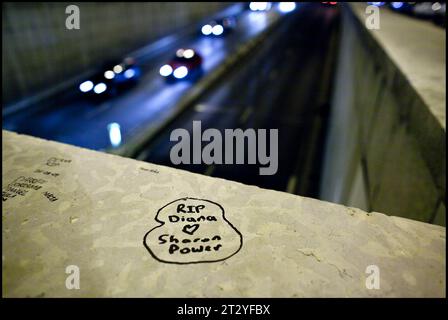 Viaduc du Pont de l'Alma à Paris. L'endroit où Lady Diana Frances Spenser est morte dans un accident de voiture en août 1977.France. vvbvanbree fotografie Banque D'Images