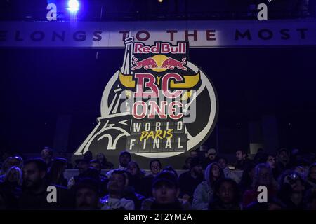 Paris, France. 22 octobre 2023. Crowd assiste à la finale mondiale Red Bull BC One 2023 à Paris, France, le 21 octobre 2023. Photo de Firas Abdullah/ABACAPRESS.COM crédit : Abaca Press/Alamy Live News Banque D'Images