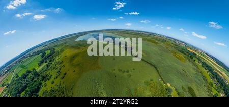 Vue aérienne de la zone des landes autour du lac Federsee près de Bad Buchau en haute Souabe Banque D'Images