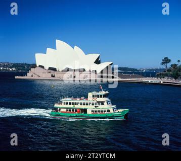 Australie. Opéra de Sydney avec passage en ferry. Banque D'Images