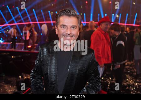 ARD : SCHLAGERBOOOM 2023 - Alles Funkelt Alles Glitzert . Sänger Thomas Anders während der ARD Fernsehshow SCHLAGERBOOOM 2021 ALLES FUNKELT ALLES GLITZERT am 21.10.2023 in der Westfalenhalle Dortmund. 20231022SBK0103 *** ARD SCHLAGERBOOOM 2023 Alles Funkelt Alles Glitzert chanteur Thomas Anders lors de l'émission ARD SCHLAGERBOOOM 2021 - ALLES FUNKELT ALLES GLITZERT sur 21 10 2023 dans la Westfalenhalle Dortmund 20231022SBK0103 crédit : Imago/Alamy Live News Banque D'Images