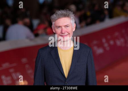 Rome, Italie. 21 octobre 2023. Le réalisateur Kevin Macdonald assiste au tapis rouge du film 'High & Low - John Galliano' lors de la quatrième soirée de la dix-huitième édition du Festival de Rome, le 21 octobre 2023 (photo de Matteo Nardone/Pacific Press) crédit : Pacific Press Media production Corp./Alamy Live News Banque D'Images