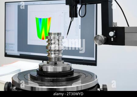 Contrôle de la qualité de la fraiseuse CNC, de la machine de mesure de coordonnées, de la machine de contrôle de la qualité Banque D'Images