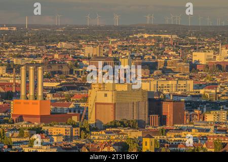 Heizkraftwerk Charlottenburg, Am Spreebord, Berliner Stadtpanorama, Skyline, Berlin, Deutschland *** Charlottenburg centrale de cogénération, Am Spreebord, Berlin City panorama, Skyline, Berlin, Allemagne crédit : Imago/Alamy Live News Banque D'Images