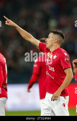 Miki Villar de Wisla Krakow célèbre après avoir marqué un but lors du match de football Fortuna 1 Polish League 2023/2024 entre Wisla Krakow et Resovia Rzeszow au stade municipal de Cracovie. Score final ; Wisla Krakow 4:1 Resovia Rzeszow. Crédit : SOPA Images Limited/Alamy Live News Banque D'Images