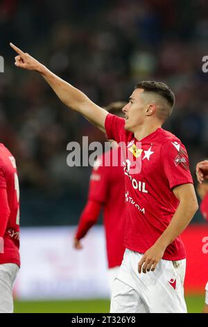 Miki Villar de Wisla Krakow célèbre après avoir marqué un but lors du match de football Fortuna 1 Polish League 2023/2024 entre Wisla Krakow et Resovia Rzeszow au stade municipal de Cracovie. Score final ; Wisla Krakow 4:1 Resovia Rzeszow. (Photo Grzegorz Wajda/SOPA Images/Sipa USA) crédit : SIPA USA/Alamy Live News Banque D'Images