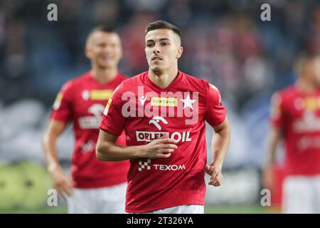 Miki Villar de Wisla Krakow célèbre après avoir marqué un but lors du match de football Fortuna 1 Polish League 2023/2024 entre Wisla Krakow et Resovia Rzeszow au stade municipal de Cracovie. Score final ; Wisla Krakow 4:1 Resovia Rzeszow. (Photo Grzegorz Wajda/SOPA Images/Sipa USA) crédit : SIPA USA/Alamy Live News Banque D'Images