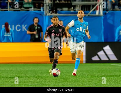 Charlotte, Caroline du Nord, États-Unis. 21 octobre 2023. Inter Miami Defender DEANDRE YEDLIN les États-Unis affrontent le Charlotte FC au Bank of America Stadium de Charlotte, Caroline du Nord, États-Unis. Charlotte FC remporte le match, 1-0. (Image de crédit : © Walter G Arce SR Grindstone Medi/ASP) USAGE ÉDITORIAL SEULEMENT! Non destiné à UN USAGE commercial ! Banque D'Images