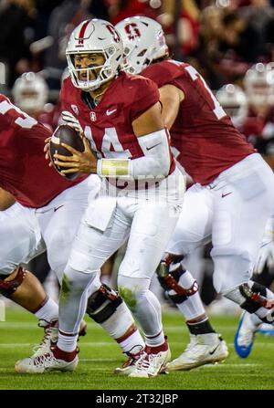 21 2023 octobre Palo Alto, CA USA le quarterback de Stanford Ashton Daniels (14) commence le match de football NCAA entre les Bruins de l'UCLA et le Cardinal de Stanford. UCLA a battu Stanford 42-7 au Stanford Stadium Palo Alto, CA Thurman James/CSM Banque D'Images