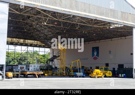 Salvador, Bahia, Brésil - 11 novembre 2014 : vue du hangar de l'armée de l'air brésilienne dans la ville de Salvador, Bahia Banque D'Images
