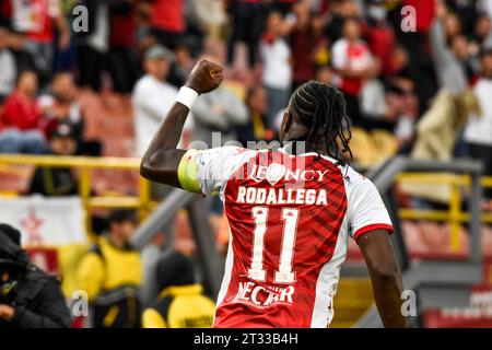 Hugo Rodallega de Santa Fe lors du match de ligue Betplay Dimayor entre l'Independiente Santa Fe (3) V Millonarios football Club (4), au stade Nemesio Camacho el Campin à Bogota, Colombie, le 21 octobre 2023. Photo : Cristian Bayona/long Visual Press crédit : long Visual Press/Alamy Live News Banque D'Images