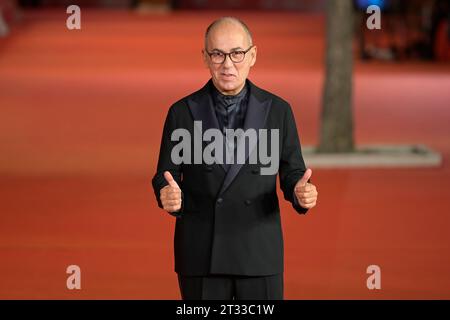 Rome, Italie. 22 octobre 2023. Ferzan Ozpetek assiste au tapis rouge du film Nuovo Olimpo au Rome film Fest 2023 à l'Auditorium Parco della Musica. (Photo Mario Cartelli/SOPA Images/Sipa USA) crédit : SIPA USA/Alamy Live News Banque D'Images