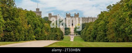 The long Walk, Windsor Castle, Windsor, Berkshire, Angleterre Banque D'Images