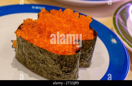 Sushi japonais, oeufs de tobiko, restaurant japonais, Hong Kong, Chine. Banque D'Images