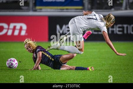 Cary, États-Unis. 22 octobre 2023. Cary, États-Unis, 22 octobre 2023 : Tyler Lussi (14 North Carolina courage) et Maitane Lopez (77 Gotham FC) lors du quart de finale de la National Women's Soccer League entre North Carolina courage et Gotham FC au WakeMed Soccer Park à Cary, NC États-Unis (USAGE ÉDITORIAL SEULEMENT). (Rebekah Wynkoop/SPP) crédit : SPP Sport Press photo. /Alamy Live News Banque D'Images