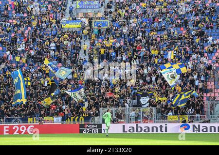 Bologne, Italie. 22 octobre 2023. Supporters de Frosinone Calcio lors du match de Bologne FC vs Frosinone Calcio, football italien Serie A à Bologne, Italie, octobre 22 2023 crédit : Agence de photo indépendante/Alamy Live News Banque D'Images