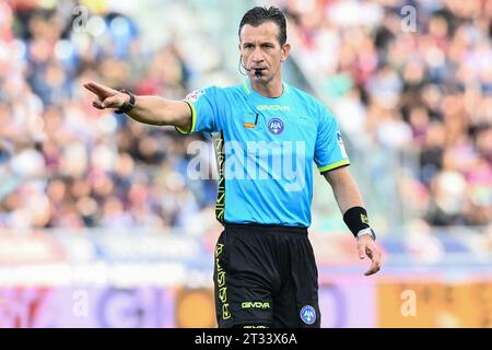 Bologne, Italie. 22 octobre 2023. L'arbitre du match Daniele Doveri lors de Bologne FC vs Frosinone Calcio, match de football italien Serie A à Bologne, Italie, octobre 22 2023 crédit : Agence de photo indépendante/Alamy Live News Banque D'Images