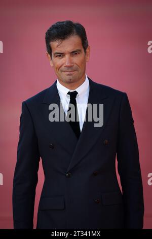 Rome, Italie. 22 octobre 2023. Rome, Italie - 22 octobre 2023 : Marco Bonini assiste au tapis rouge du film “Unfitting” au Festival du film de Rome 2023 à l’Auditorium Parco della Musica. (Photo de Gennaro Leonardi/Pacific Press) crédit : Pacific Press Media production Corp./Alamy Live News Banque D'Images