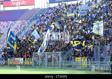 Bologne, Italie. 22 octobre 2023. Supporters de Frosinone Calcio lors du match de Bologne FC vs Frosinone Calcio, football italien Serie A à Bologne, Italie, octobre 22 2023 crédit : Agence de photo indépendante/Alamy Live News Banque D'Images