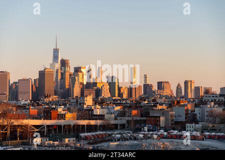 Vue matinale sur les gratte-ciel de New York depuis Brooklyn Banque D'Images