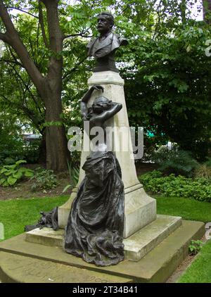 Buste d'Arthur Sullivan dans Embankment Gardens, Londres, Royaume-Uni. Banque D'Images