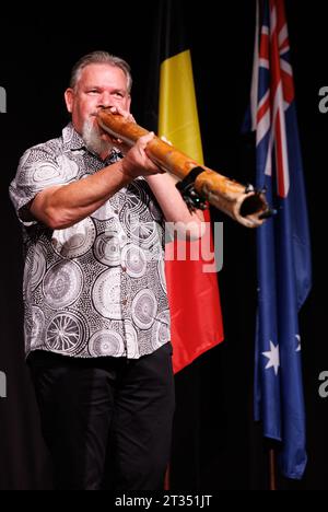 Sydney, Australie. 23 octobre 2023. Un musicien australien se produit lors de la réception officielle belge, lors de la Mission économique belge au Commonwealth d'Australie, à Sydney, le lundi 23 octobre 2023. Une délégation belge effectue une mission économique de 10 jours en Australie du 19 au 28 octobre 2023. BELGA PHOTO BENOIT DOPPAGNE crédit : Belga News Agency/Alamy Live News Banque D'Images