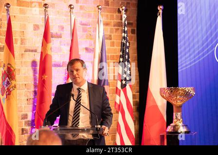 Sydney, Australie. 23 octobre 2023. Stephen Farrow, directeur du tournoi de la coupe unie, prend la parole lors de la cérémonie du tirage au sort du tournoi de tennis de la coupe unie 2023 à Sydney, en Australie, le 23 octobre 2023. Crédit : Hu Jingchen/Xinhua/Alamy Live News Banque D'Images