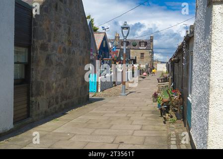 Pittoresque et historique Aberdeen petit 'foot Dee' ou Fittie, communauté, village, à côté de la plage, promenade. Aberdeenshire, région des Highlands, Écosse Royaume-Uni Banque D'Images