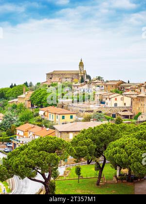 Montalcino, Val d'Orcia, Toscane, Italie, Europe Patrimoine mondial de l'UNESCO Banque D'Images