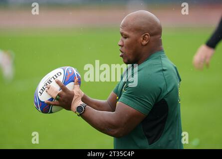 L'Africain Bongi Mbonambi lors d'une séance d'entraînement au Stade des fauvettes, Domont près de Paris. Date de la photo : lundi 23 octobre 2023. Banque D'Images
