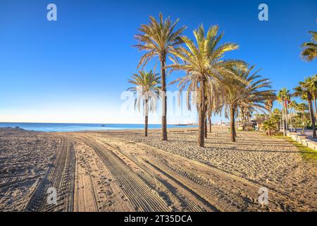 Puerto Banus près de Marbella plage de sable vue matin, Andalousie région de l'Espagne Banque D'Images