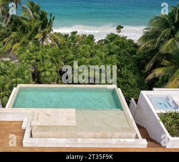 Vue drone. Maison de vacances Tulum - Casa Uh K aay, Tulum, Mexique. Architecte : Gantous Arquitectos, 2023. Banque D'Images